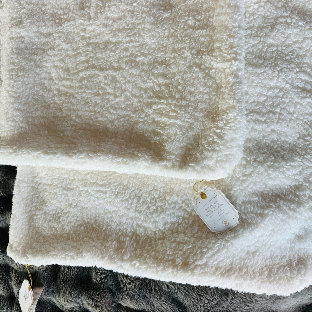 NWT Pair Pottery Barn Faux Fur Pillow Cover 26” x 26”